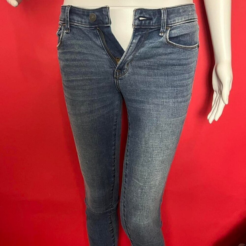 Abercrombie & fitch / Y2K lowrise blue jean capris 💙💙​​​​​​​​​